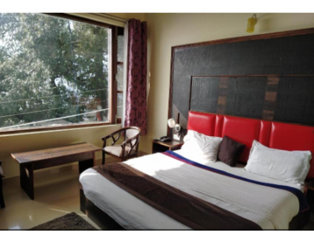 Hotel Super Mall Residency, ムスーリー エクステリア 写真