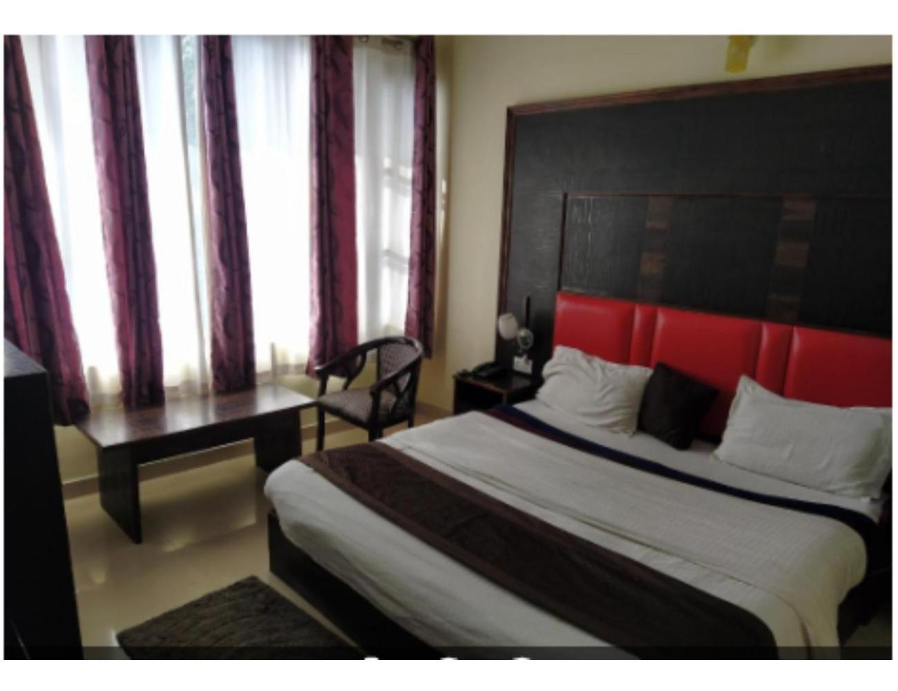 Hotel Super Mall Residency, ムスーリー エクステリア 写真